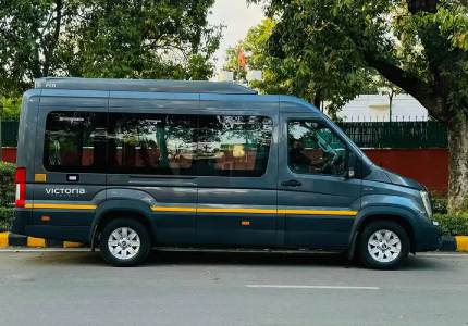 12 Seater Urbania Traveller