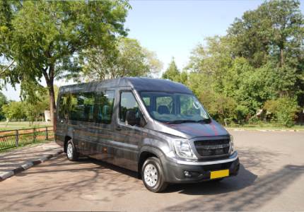 17 Seater Urbania Traveller