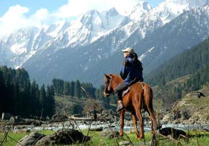 Amritsar to Srinagar, Gulmarg & Pahalgam Trip